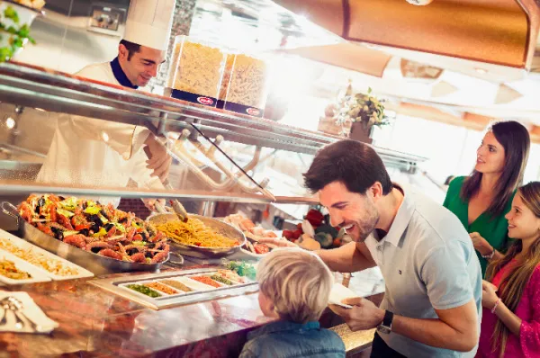 Ein ansprechend angerichtetes Dessert oder Hauptgang in einem Costa Spezialitätenrestaurant wie dem Archipelago; Sinnbild für die gehobene Gastronomie während der Summer Sales 2026.