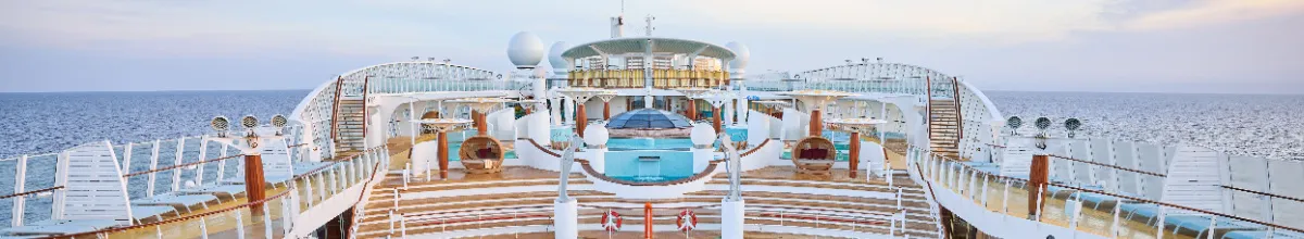 Das Pooldeck auf AIDAdiva Das elegante Pooldock auf AIDAdiva mit seinen zahllosen Möglichkeiten zu entspannen.