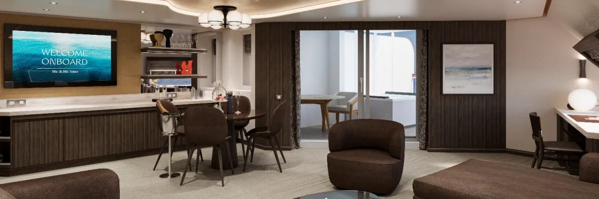 Elegant eingerichteter Wohn- und Essbereich einer luxuriösen Suite an Bord von Explora Journeys mit Champagnerkühler, modernen Designermöbeln und Blick auf die private Terrasse mit Whirlpool.