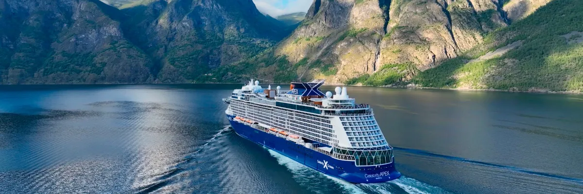 Reiseziele der Celebrity Apex Celebrity Apex ist im Sommer auf den Norwegischen Fjorden unterweges.