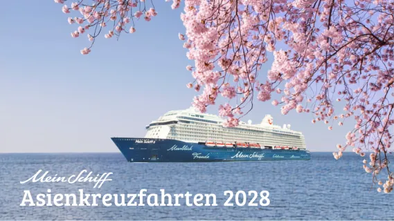 Mein Schiff Asienkreuzfahrten 2028 Mein Schiff Asienkreuzfahrten 2028: Mein Schiff 6 in Seitenansicht auf dem Ozean in der Nähe von Tokio. Kirschblüten ragen halb in das Bild.