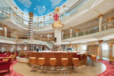 Piazza auf der Costa Firenze.