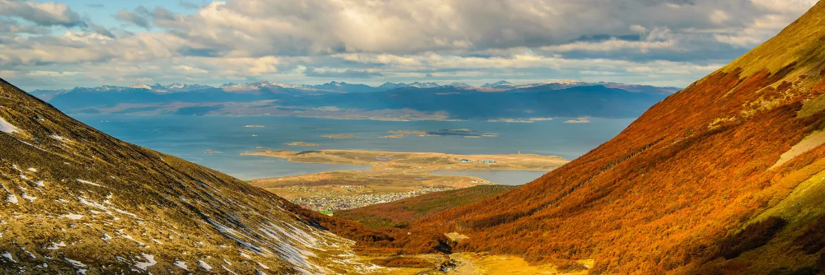Südamerika: neue Reisen mit Explora Journeys Eine atemberaubende Landschaft in Argentinien: majestätische Bergen und unberührte Natur.