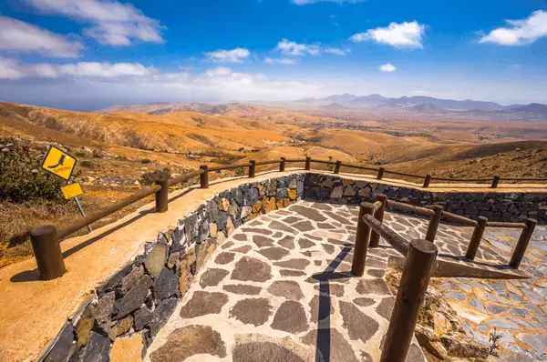 Entdecken Sie die landschaftliche Vielfalt Fuerteventuras bei einer Kreuzfahrt zu den schönen Kanaren.