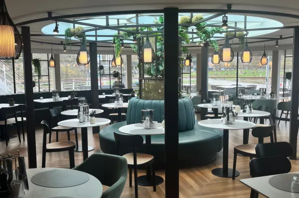 Ein Restaurant auf der A-ROSA SENA.