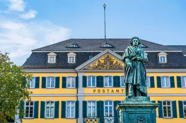 Bonn am Rhein bei einer Flusskreuzfahrt entdecken