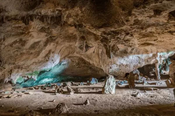 Die wunderschöne Hato-Höhle auf Curaçao Blick ins Innere der Tropfsteinhöhle auf Curaçao