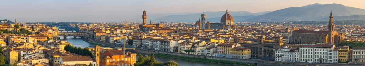 Blick auf Florenz mit Ponte Vecchio, Kathedrale und weiteren Sehenswürdigkeiten