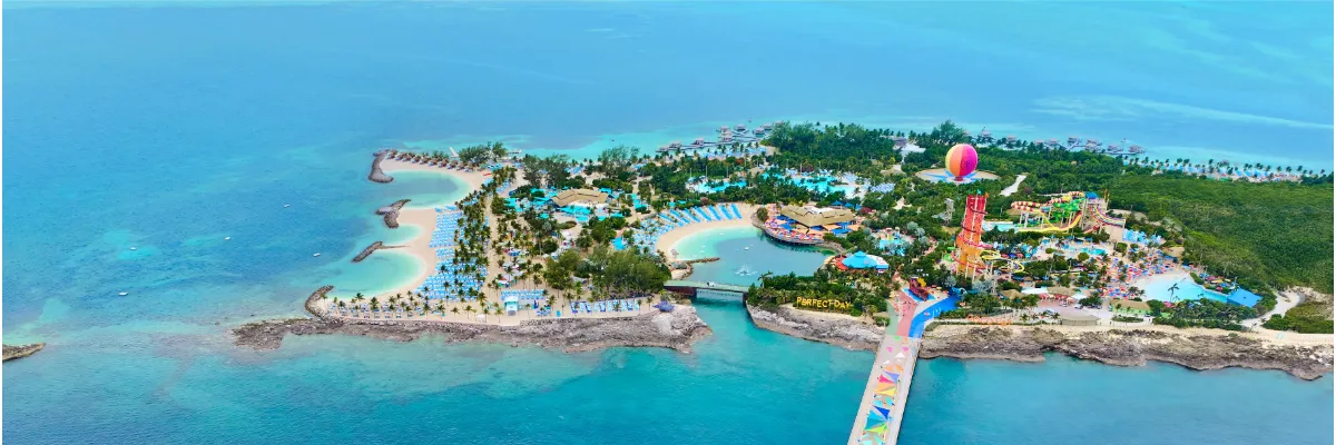 Blick auf Perfect Day at CocoCay – die Privatinsel von Royal Caribbean aus Vogelperspektive