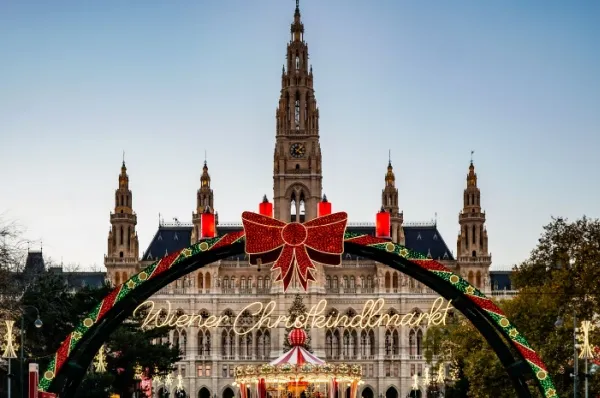 Erleben Sie den Wiener Christkindlmarkt auf einer Advents- oder Weihnachtskreuzfahrt nach Wien auf der Donau.