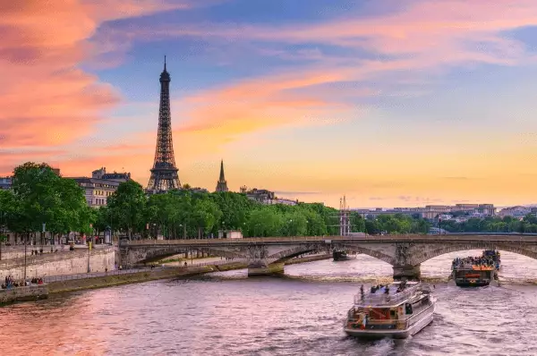 Bootsfahrt auf der Seine