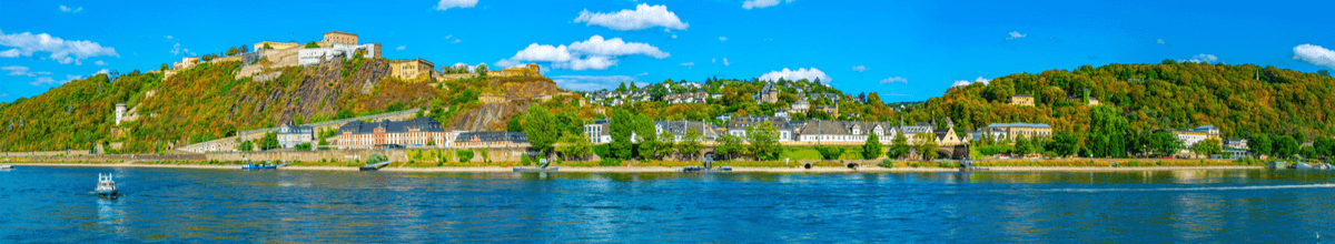 Das schöne Rheinufer in Koblenz