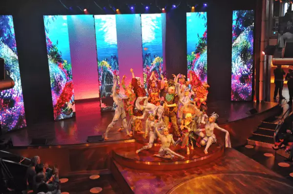 Auf AIDAmar erwarten Sie unterhaltsame Shows und mitreißende Musicals