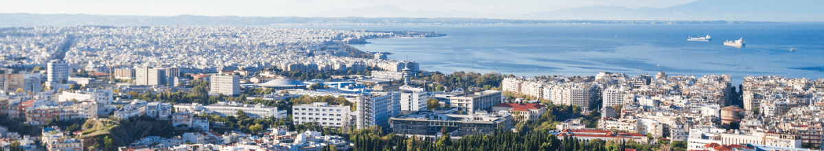 Panoramablick Thessaloniki mit Gebäuden, Meerblick und Landschaft