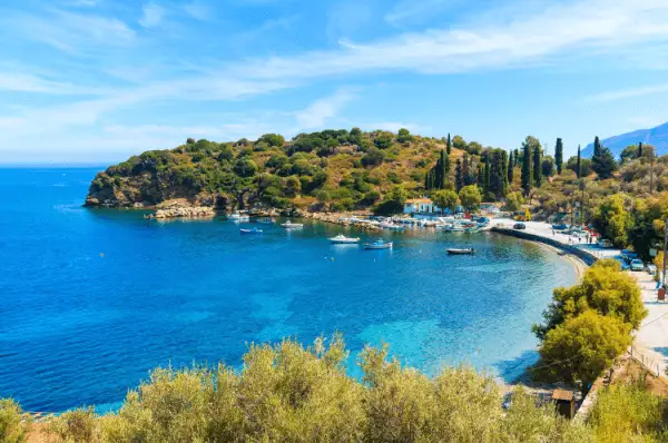 Küste von Samos Küste Samos mit blauem Meer und grüner Natur