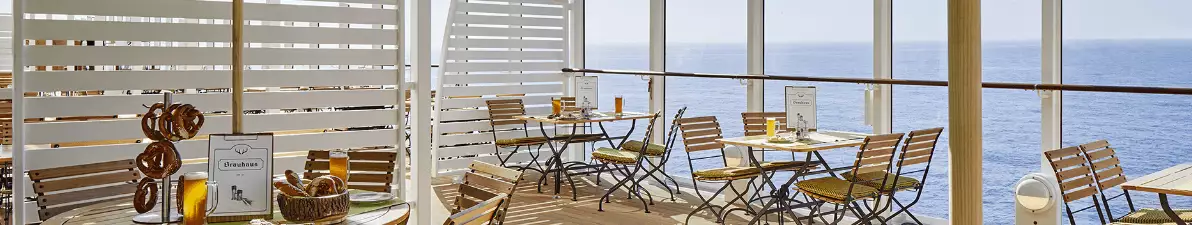 Brauhaus-Biergarten im Außenbereich