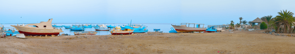 Boote vor Küste in Safaga Ägypten