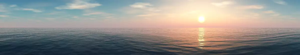 Panoramablick auf Ozean bei Sonnenuntergang.