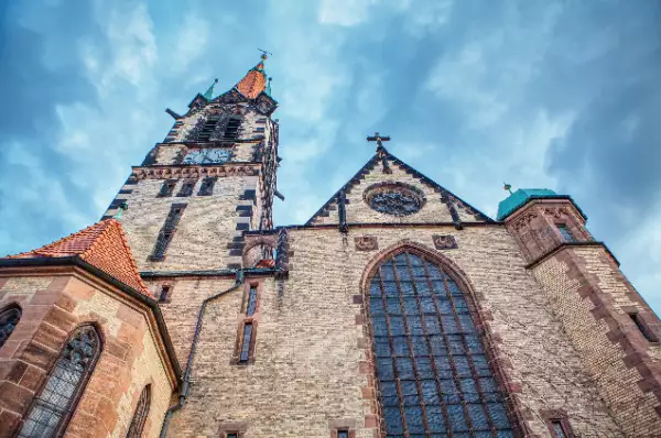 Die Dreieinigskeitskirche, in welcher ein Museum integriert ist.