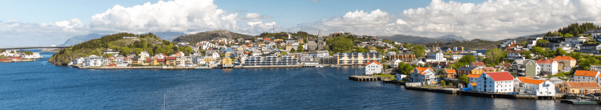 Panoramablick auf Kristiansund im Atlantik.