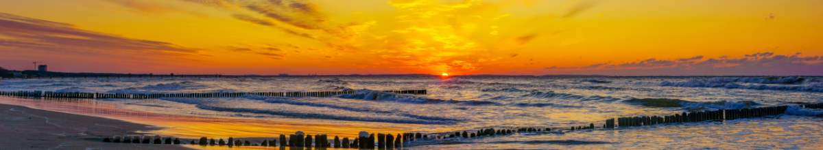 Sonnenuntergang Wollin am Meer.