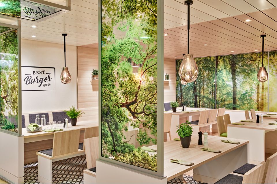 AIDAcosma Best Burger at Sea