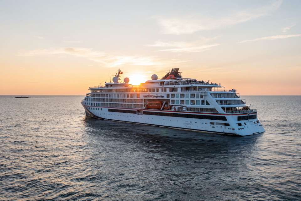 Hapag-Lloyd Cruises – HANSEATIC nature