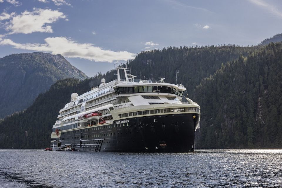 Hurtigruten Expeditions – MS Roald Amundsen