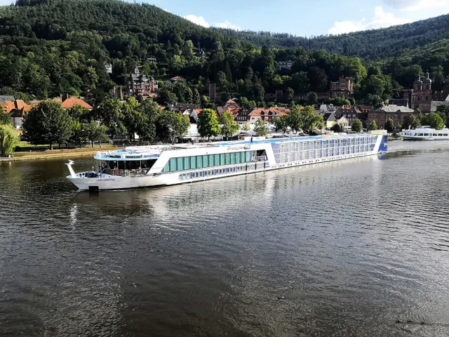 MS LADY CRISTINA